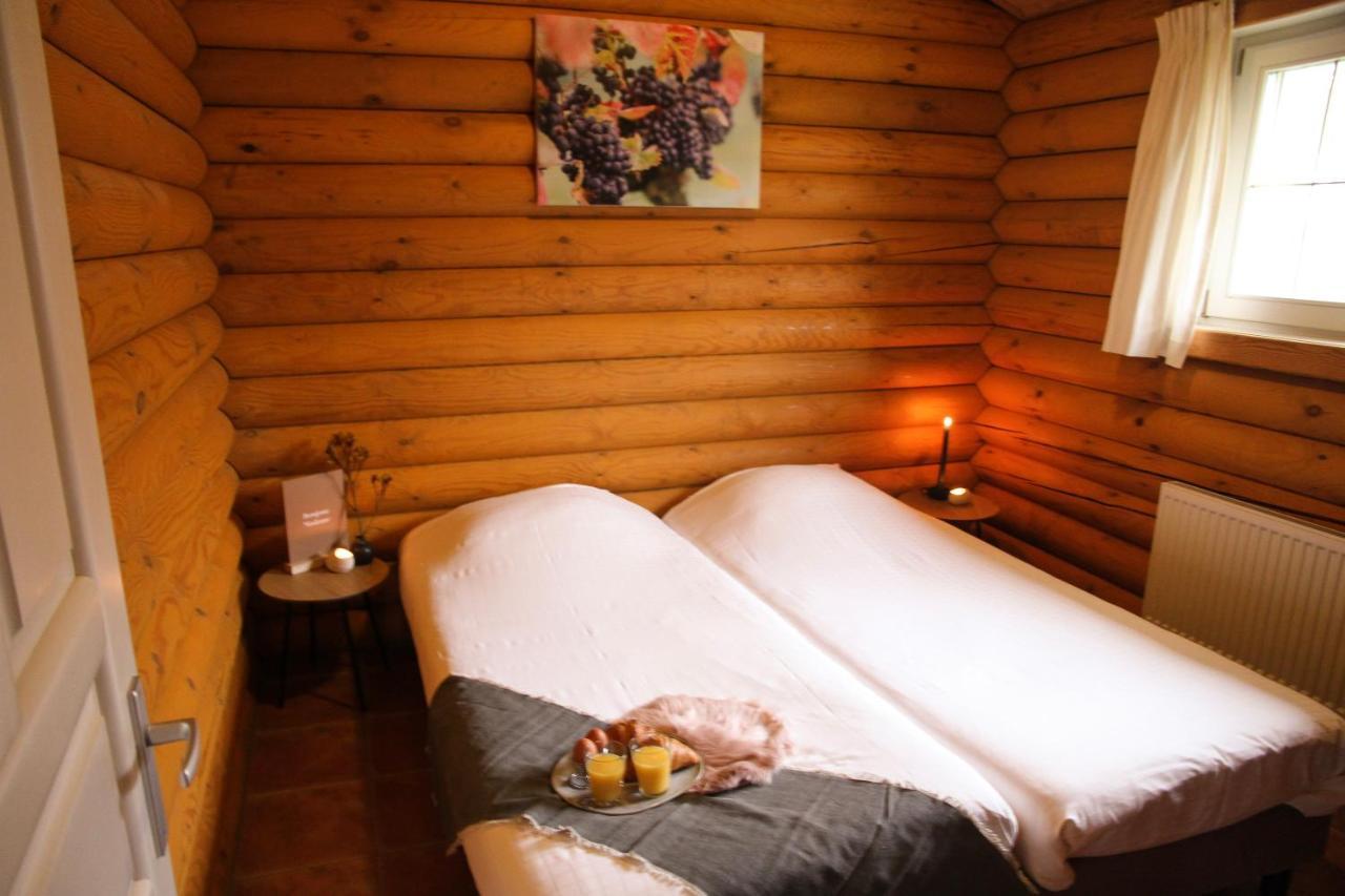 Wijngaard Saalhof Bed & Breakfast Wognum Eksteriør bilde